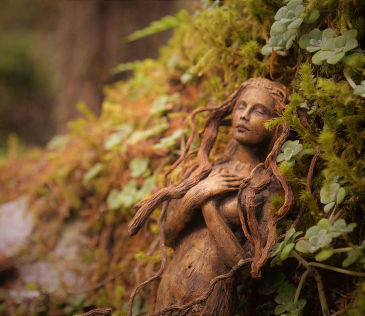 DebraBernier 3 escultura artesanía naturaleza bosques Canadá madera intervenciones