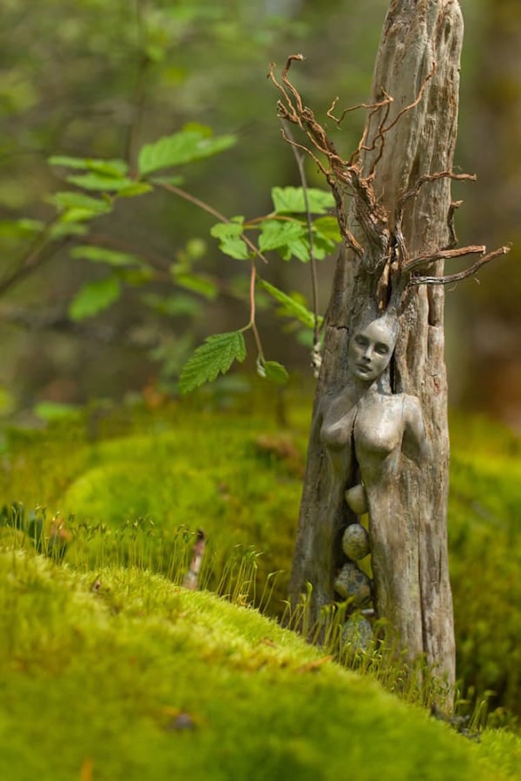 DebraBernier 8 escultura artesanía naturaleza bosques Canadá madera intervenciones