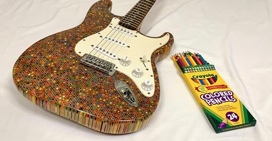 Flyjumper 1 BurlsArt GuitarraEléctrica StratocasterFender LápicesDeColores Diseño Estimulante