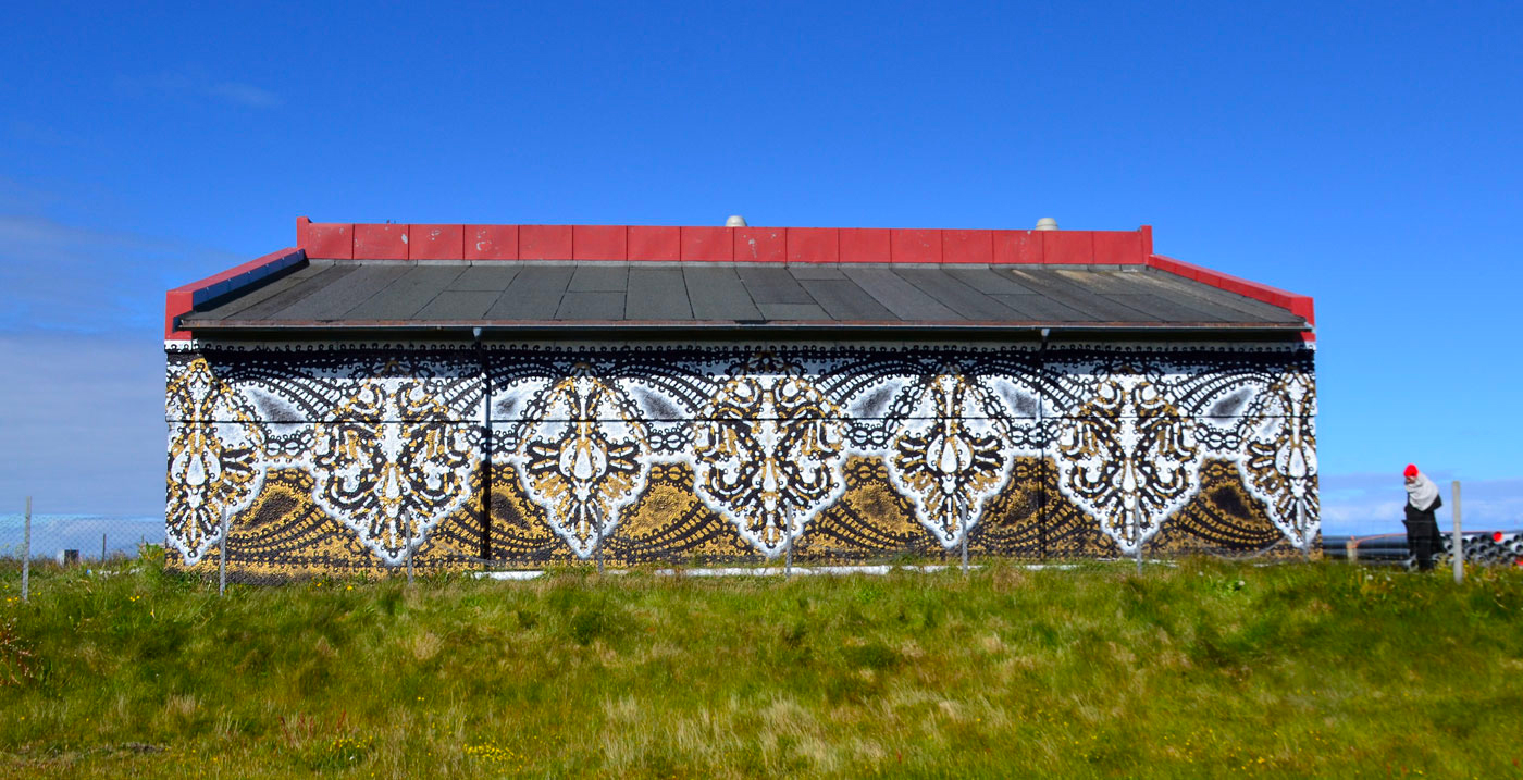 NeSpoon 6 IntervencionesUrbanas graffiti spray tradicion modernismo mural BrigitteLefebvre ThereseLemoine