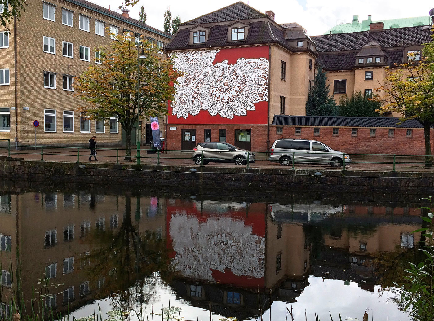 NeSpoon 9 IntervencionesUrbanas graffiti spray tradicion modernismo mural BrigitteLefebvre ThereseLemoine