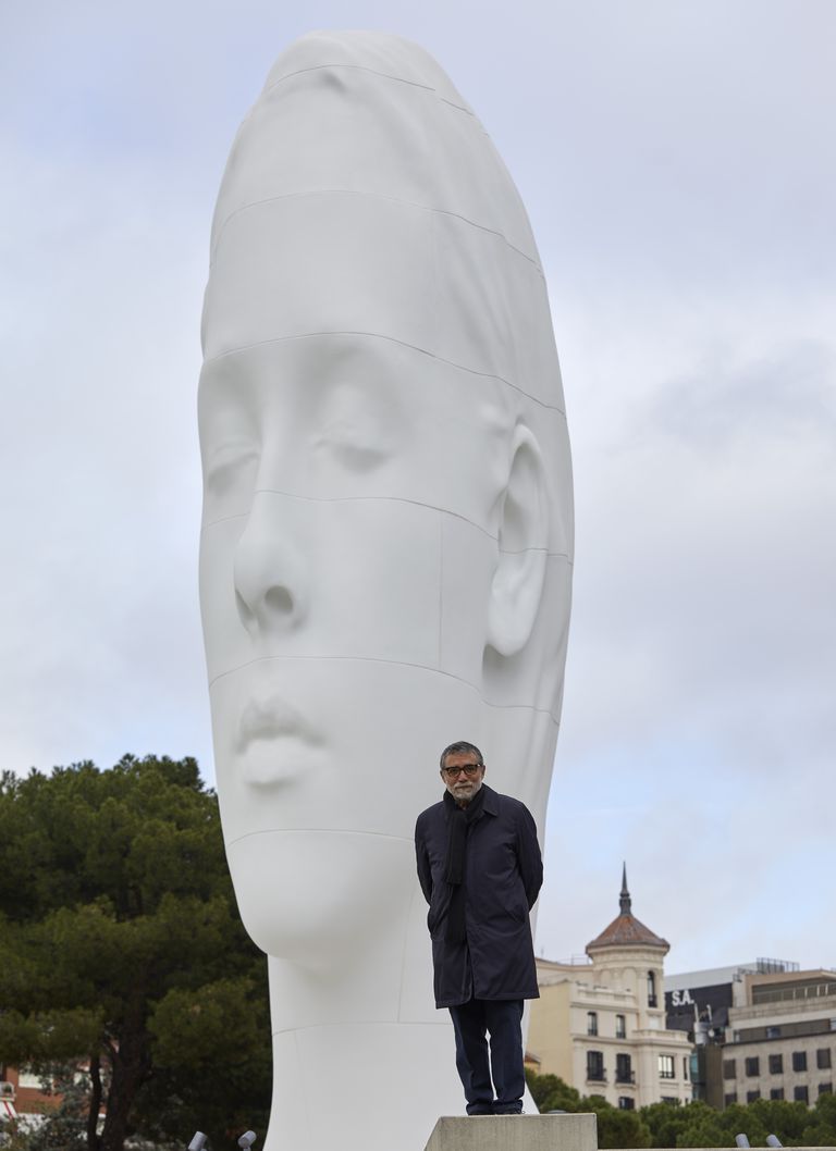 cabeza gigante plaza de colon jaume plensa madrid 1545900554