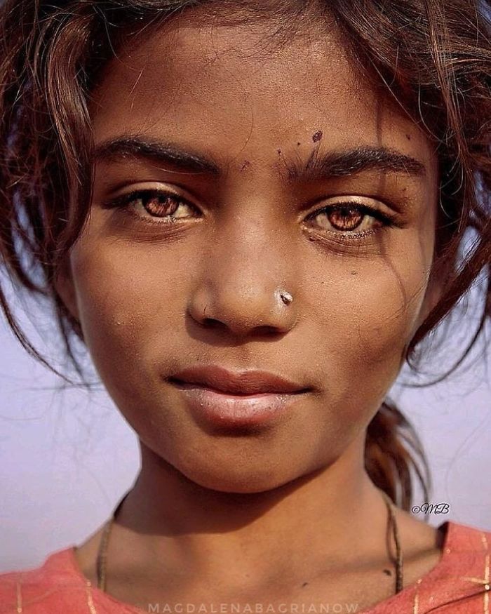 Fotografía de retrato de una chica india de Magdalena Bagrianow.