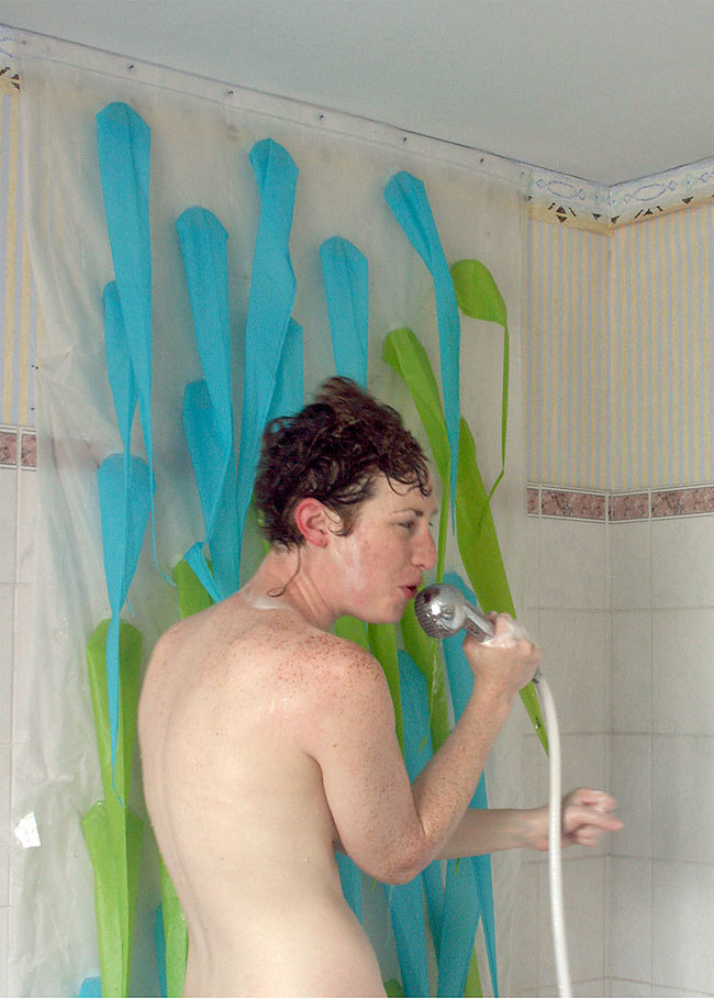 ElisabethBuecher 2 cortinaducha medioambiente invento diseno ecologia humor