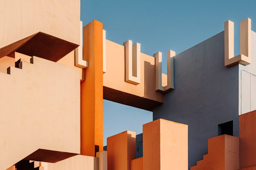 La Muralla Roja, Alicante (1973)