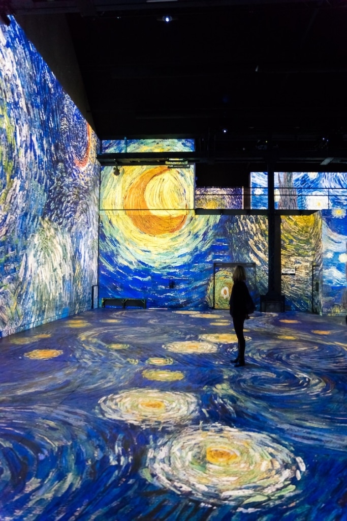 VincentVanGogh 5 exposicion postimpresionismo instalacion AtelierDesLumieres StarryNight