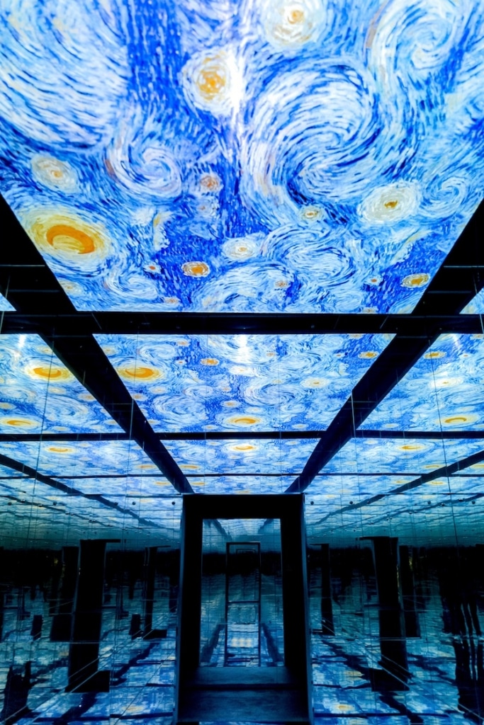 VincentVanGogh 6 exposicion postimpresionismo instalacion AtelierDesLumieres StarryNight