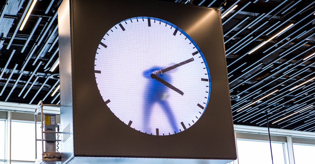 Los relojes humanos de Maarten Baas marcan físicamente el paso del tiempo