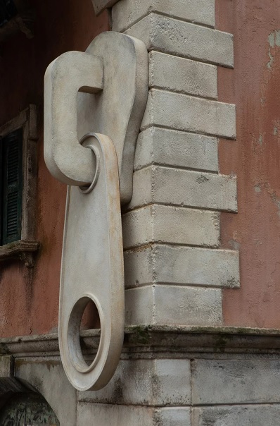 Alex Chinneck 4 Milan diseño efecto optico arquitectura escultura IQOS World Revealed cremallera