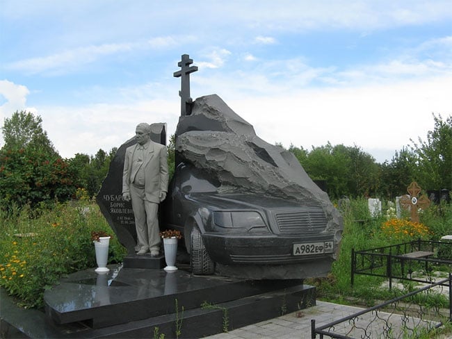 Yekaterinburg 1 Rusia cementerio mafia humor humor negro muerte escultura