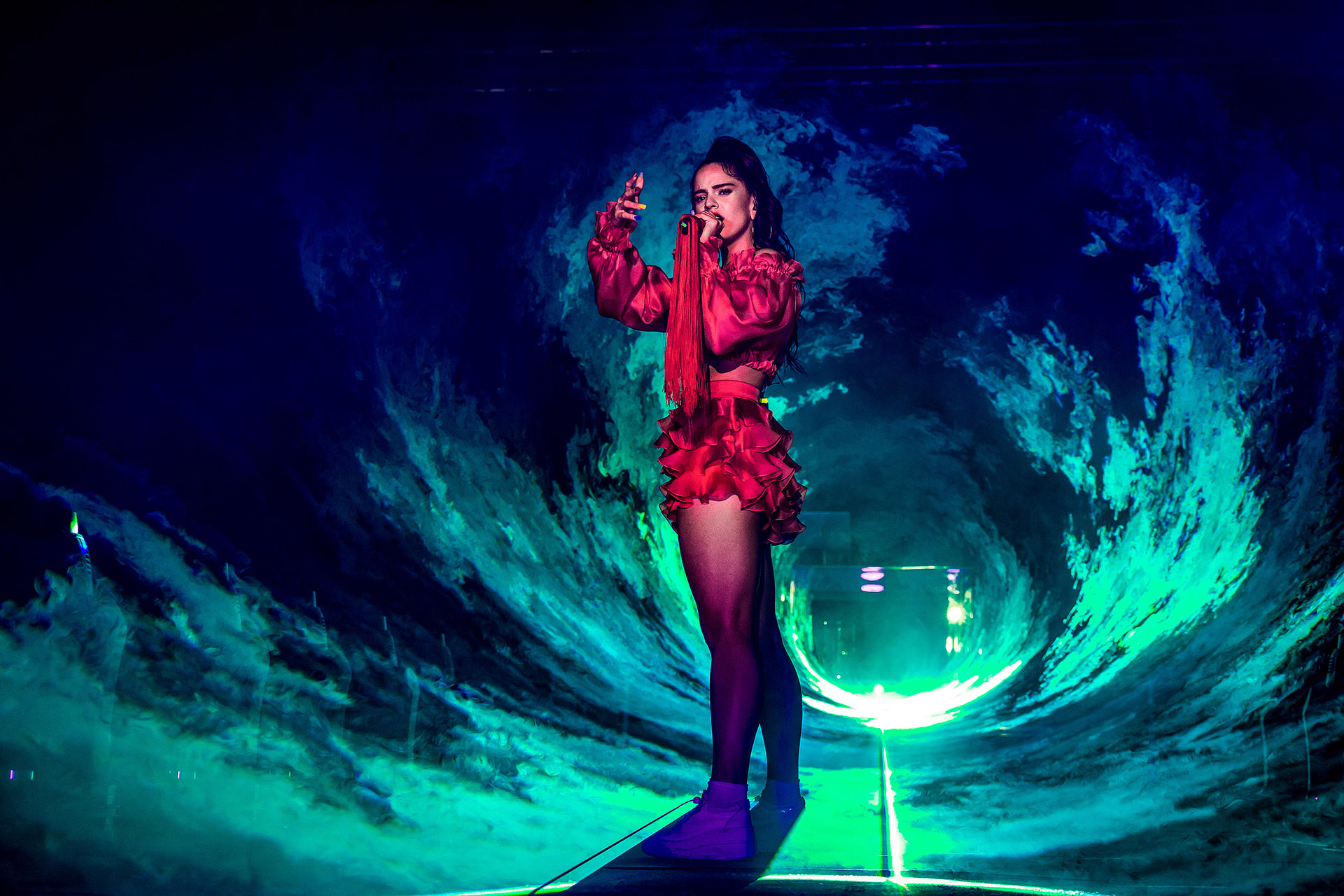 Fotografía de Rosalía actuando en el Festival Cultura Inquieta en Madrid, Getafe.