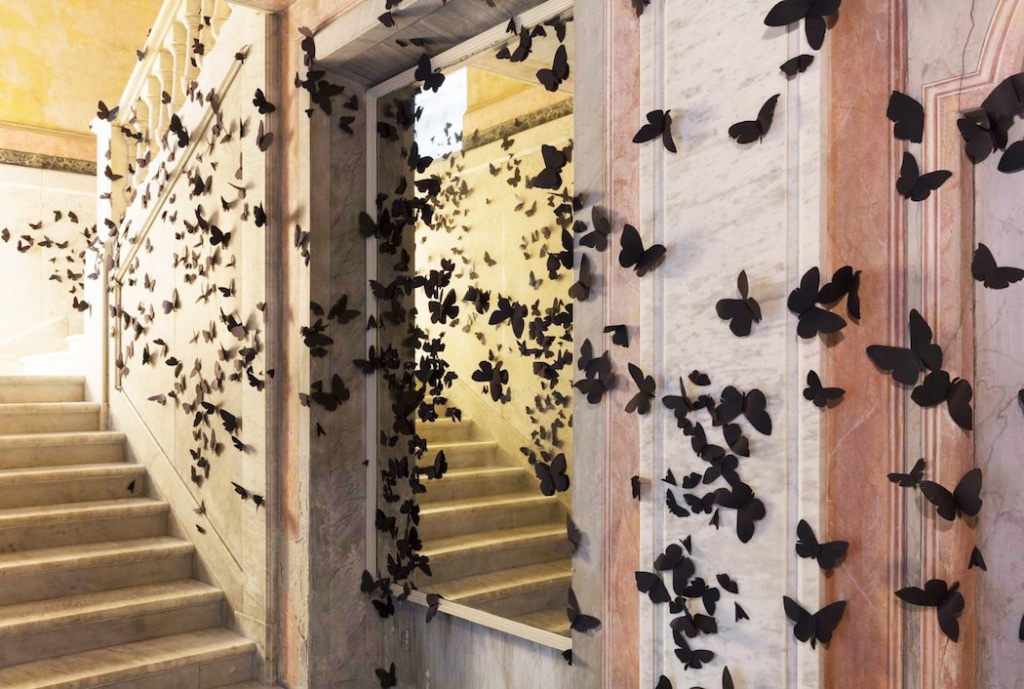 Carlos Amorales 3 Black Cloud Fondazione Adolfo Pini instalacion mariposas escultura