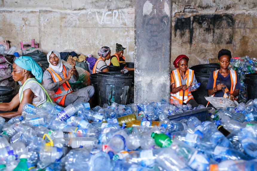 Recicle Pay 4 Nigeria escuela plastico infancia educacion estilo de vida ecologia