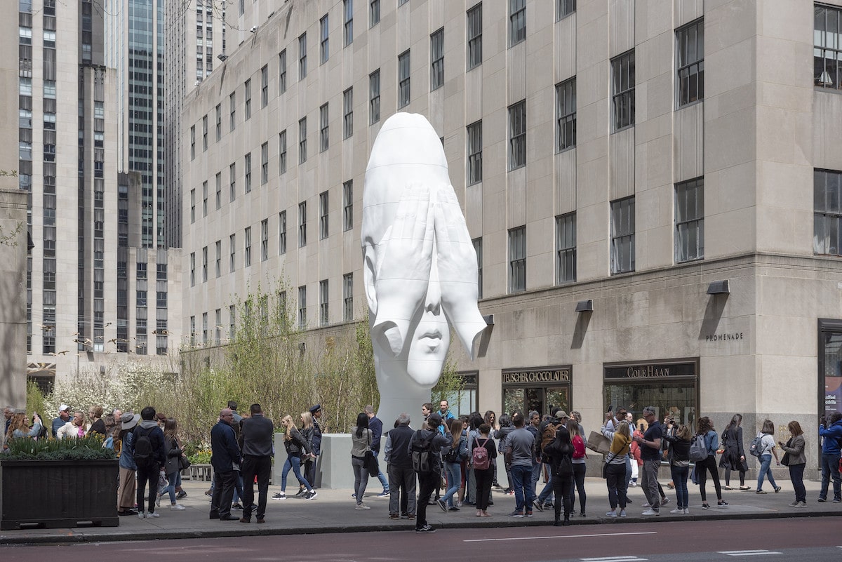 jaume plensa rockefeller center frieze new york 4