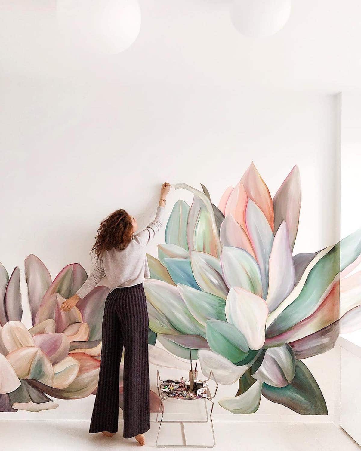Lilit Sargsyan mural flores