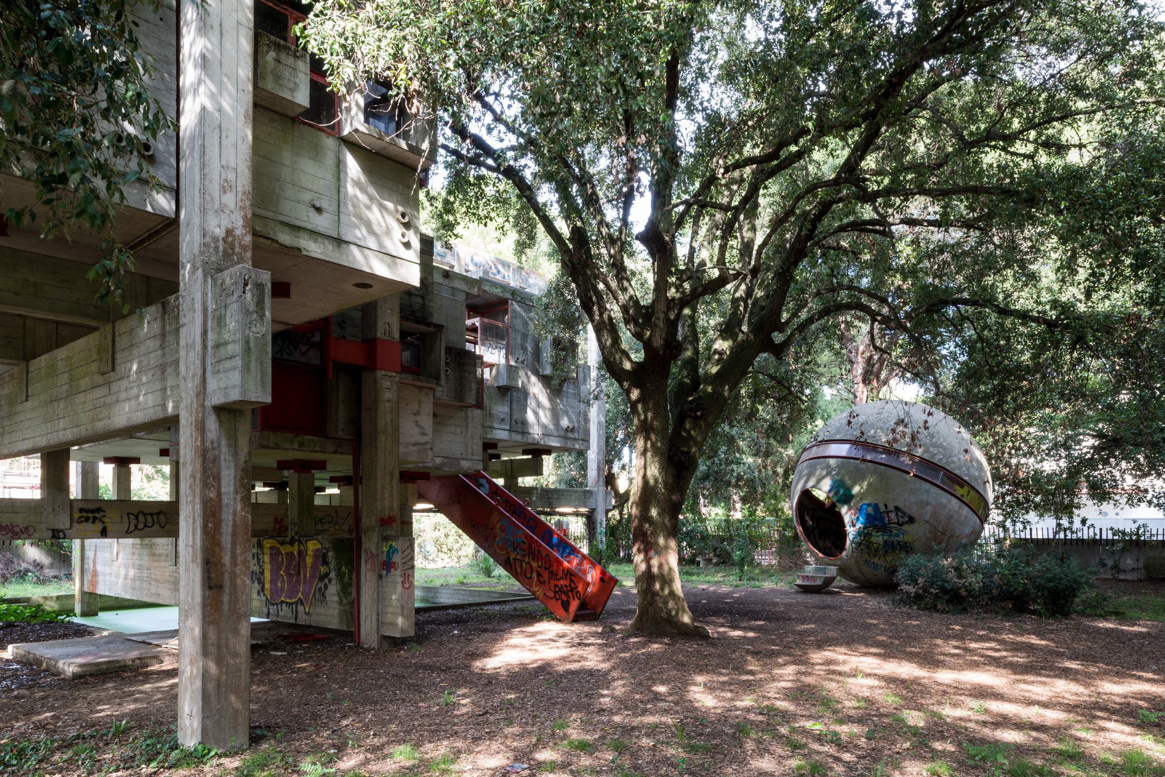 Casa Sperimentale un futurista experimento arquitectónico en ruinas 3
