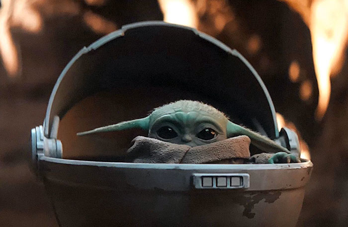The Mandalorian la serie del universo Star Wars causa furor en las redes por el bebé Yoda 2