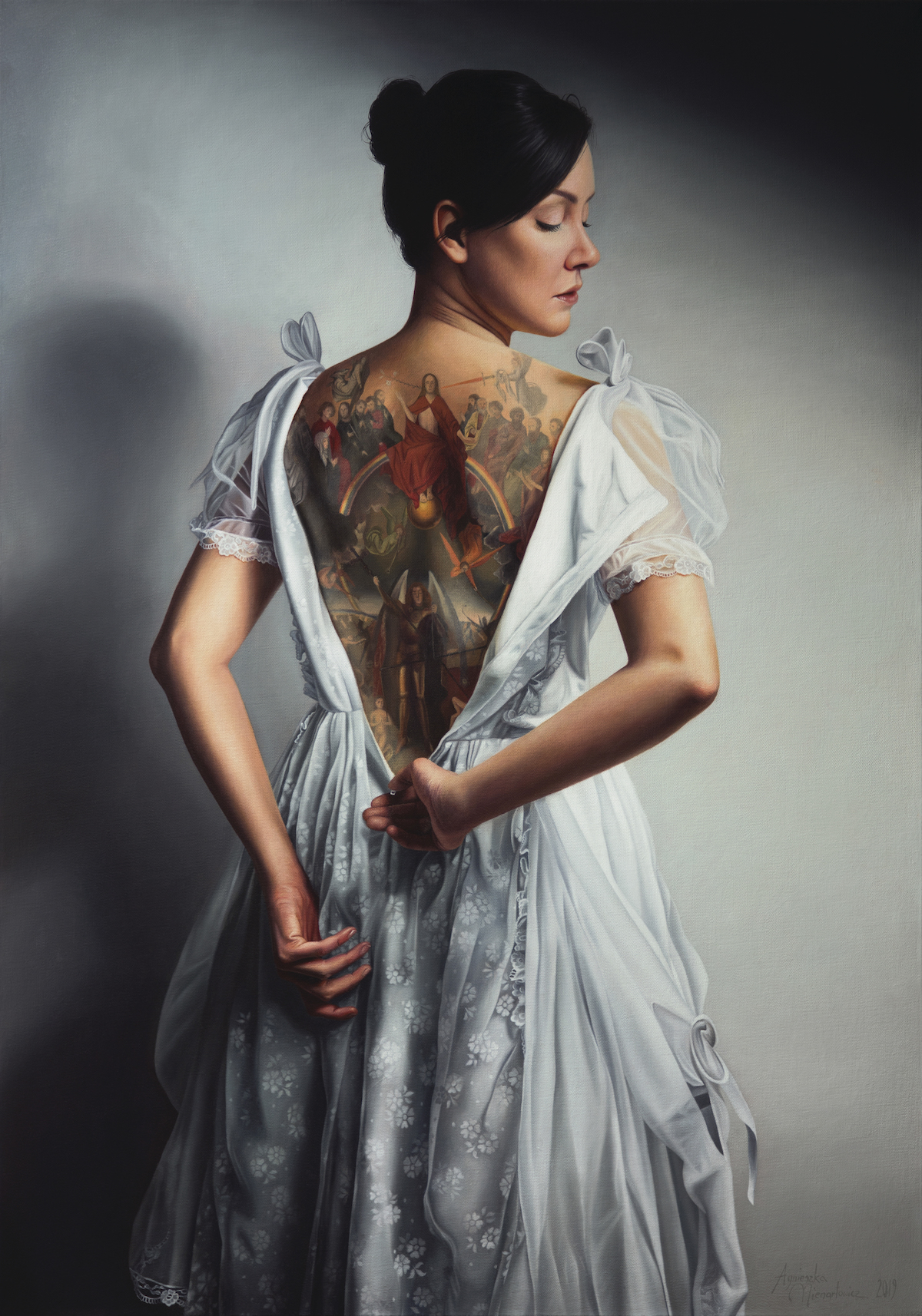Tatuaje "Girl in White", basado en Hans Memling.