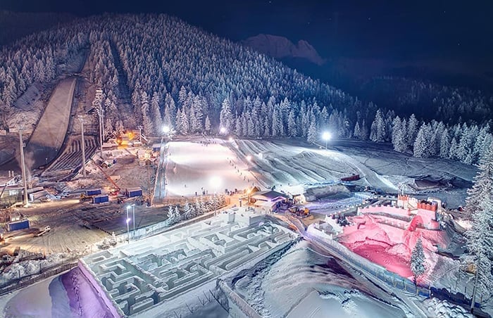Se construye en Polonia el laberinto de nieve más grande del mundo 1