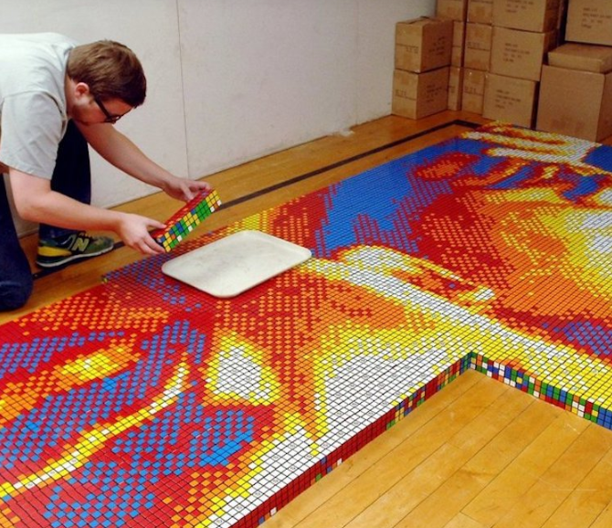 Pete Fecteau crea retratos gigantes con miles de cubos de Rubik 3