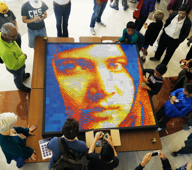 Pete Fecteau crea retratos gigantes con miles de cubos de Rubik 6