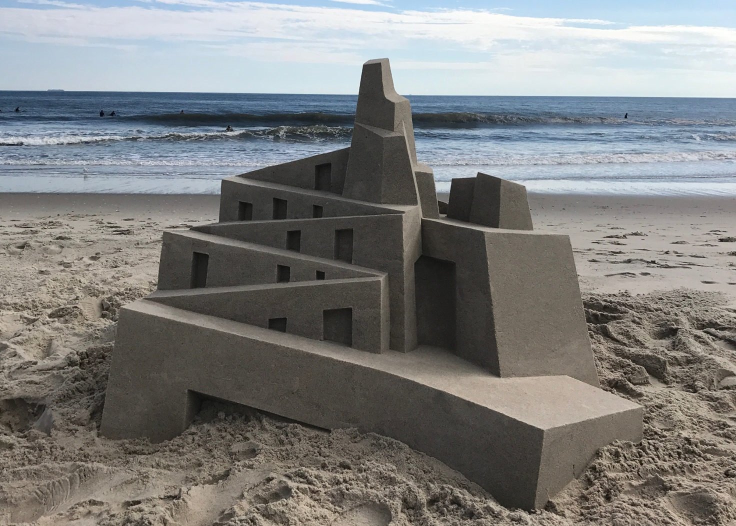 Los castillos de arena geométricos y vanguardistas de Calvin Seibert