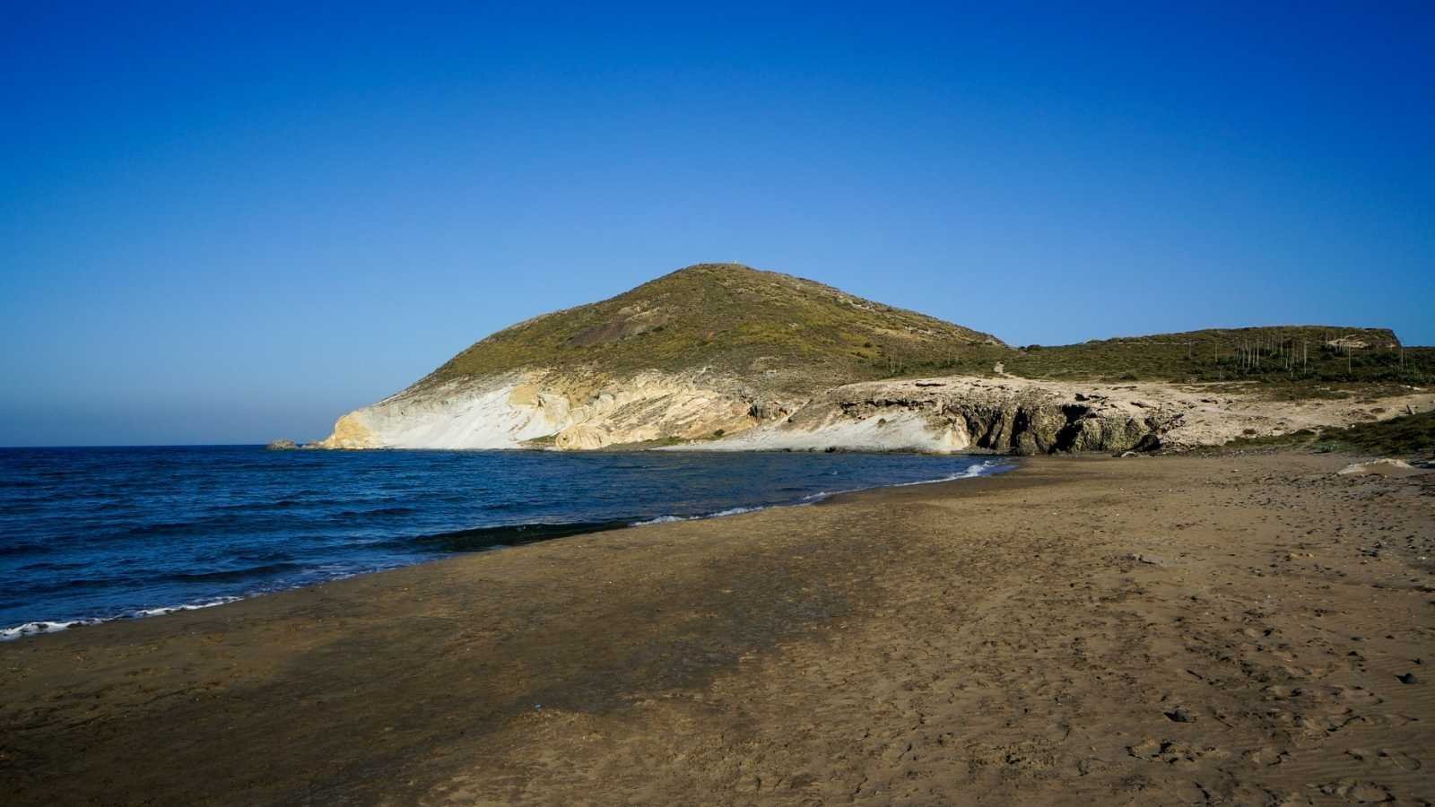 Petición de firmas para evitar la construcción de un hotel en el Parque Natural de Cabo de Gata-Níjar en Almería