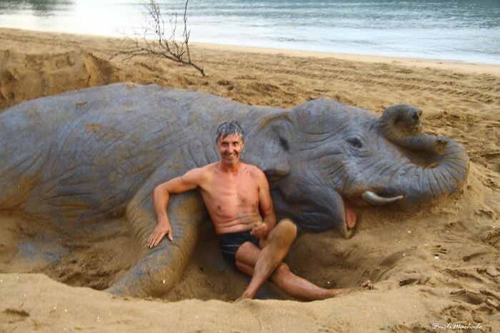 escultura arena elefante hecha por andoni bastarrika