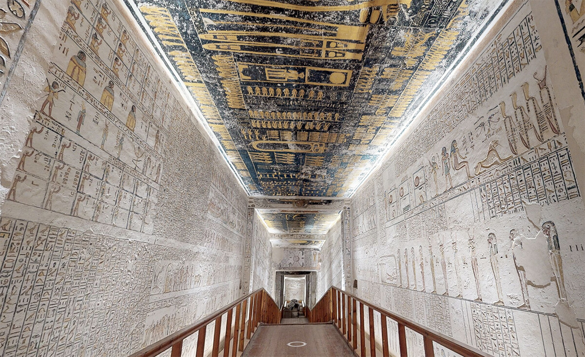 tomb-1-1.jpg