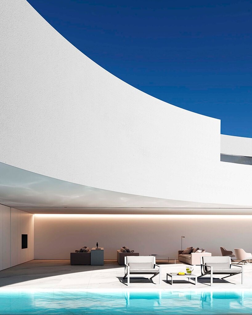 fran silvestre arquitectos house of the sun designboom 05
