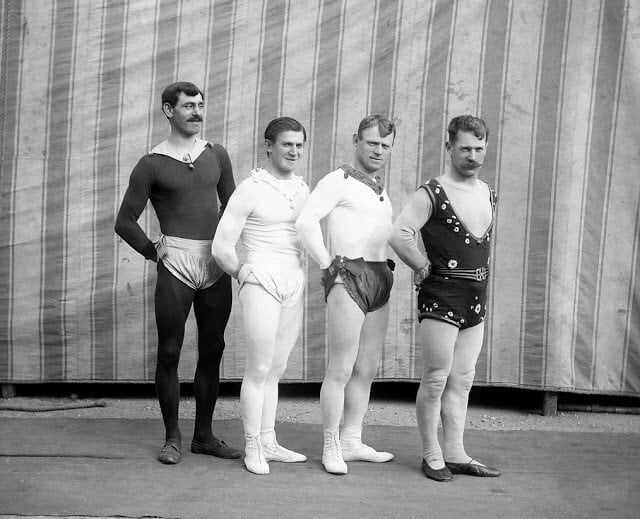 30 maravillosas fotos que capturan la vida de los artistas de circo en los 1910