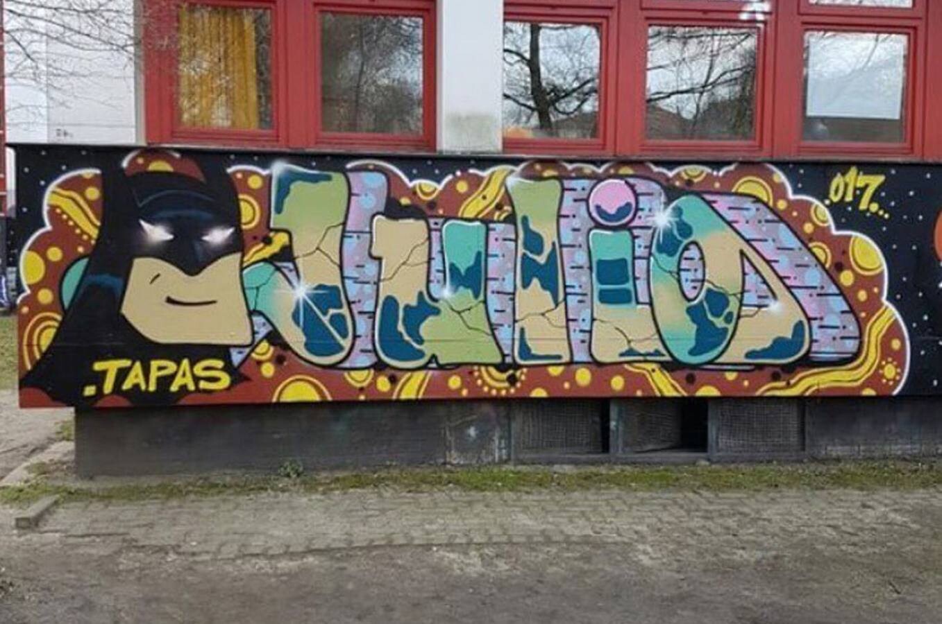 julione tapas homenaje graffiti 7