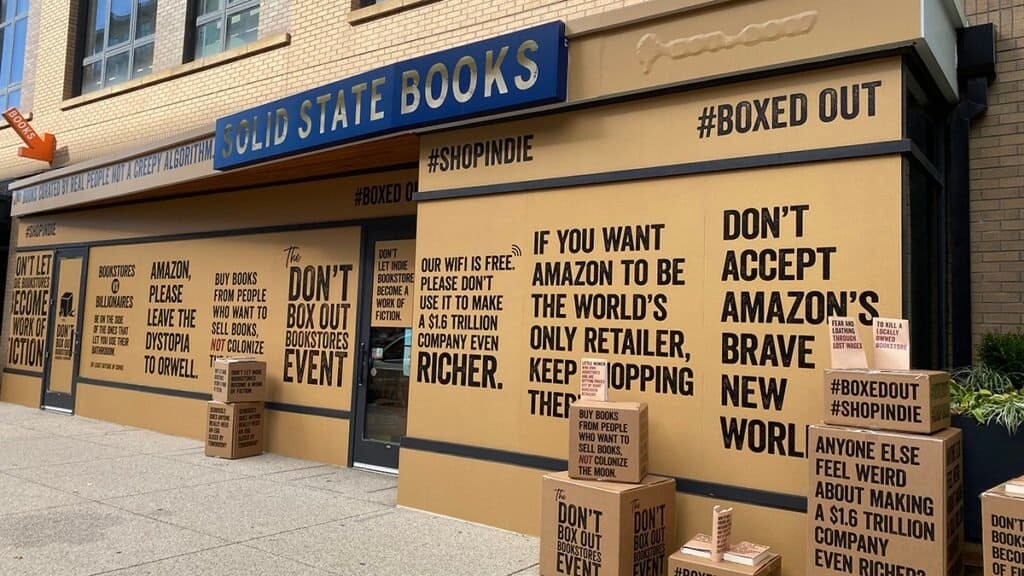 librerias independientes de estados unidos disenan sus escaparates como si fueran cajas de amazon para atraer a los lectores a volver a ellas 2
