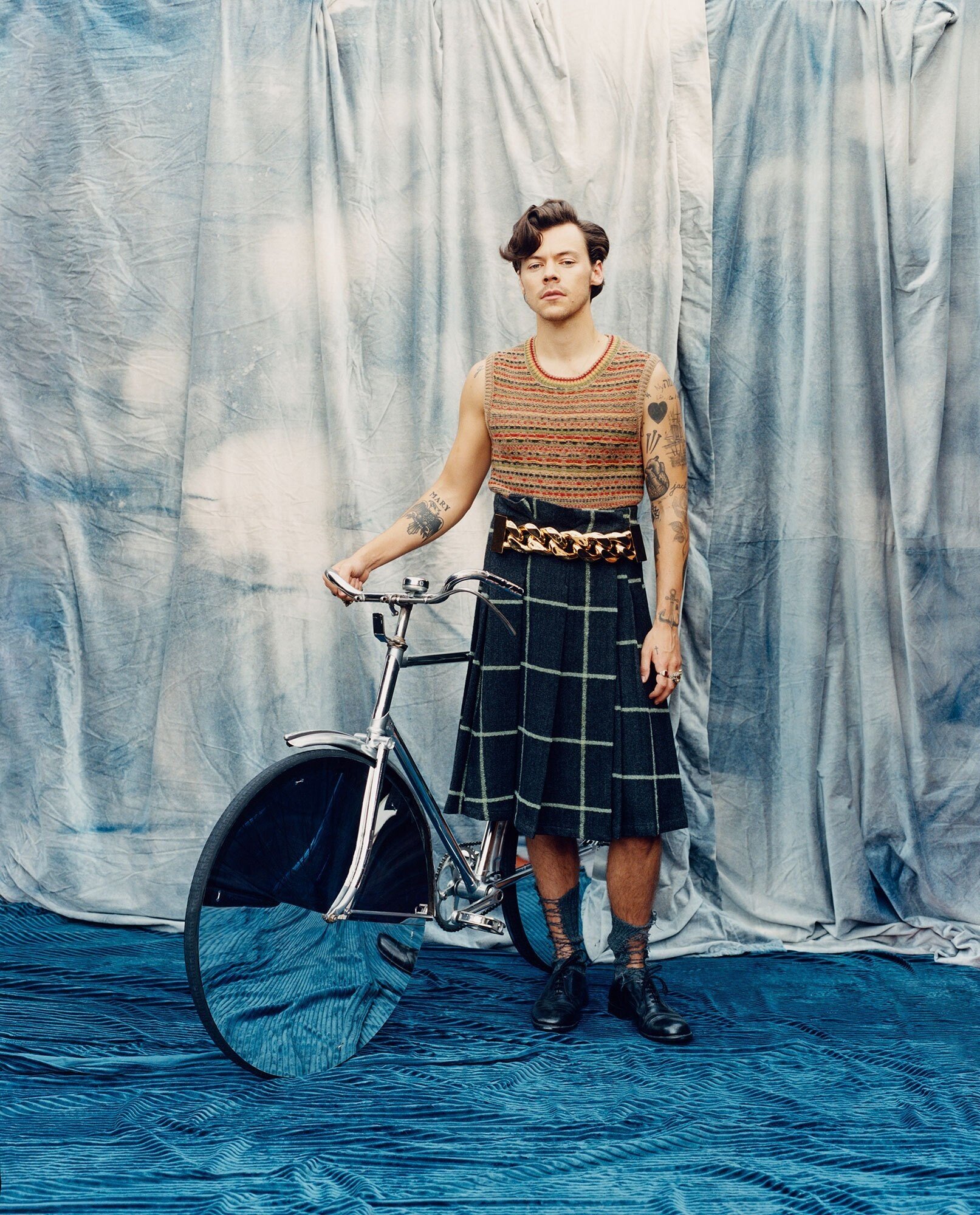 harry styles suscita polemica en la primera portada de vogue protagonizada por un hombre 3