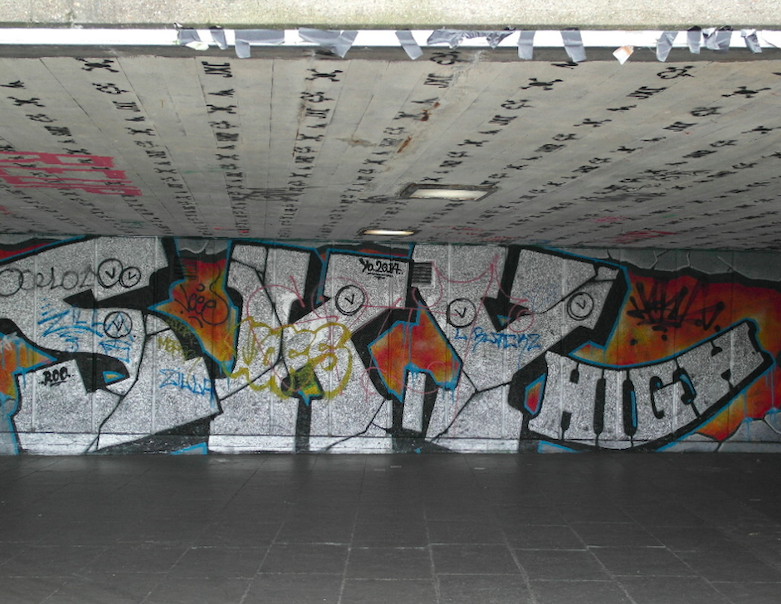 50 historias sobre 50 grafitis sky high