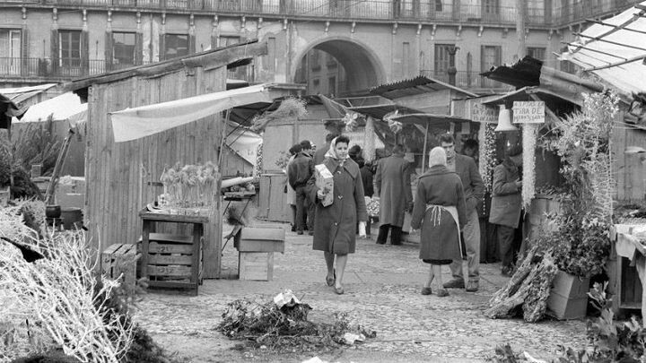 puestos navidenos plaza mayor madrid 2289981077 18505437 720x405