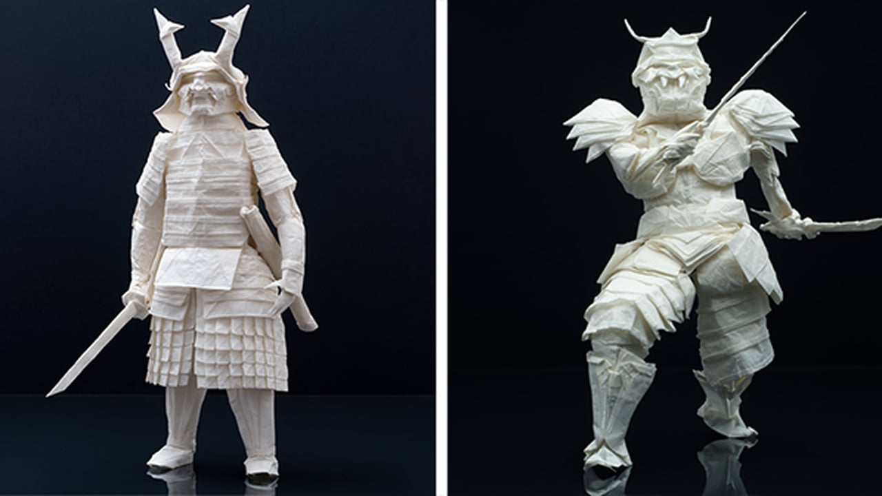 El artista finlandés de origami Juho Könkkölä dobla un detallado samurái con una sola hoja de papel