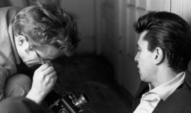 James Dean con su Rolleiflex, fotografiado por Roy Schatt en Nueva York