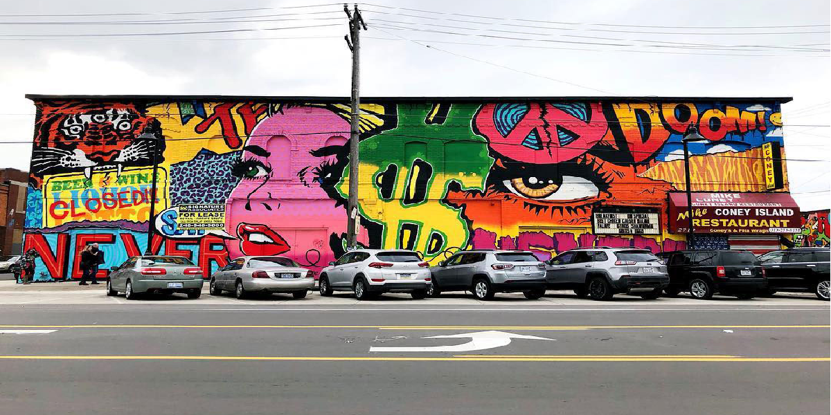 imagen de un edificio moderno decorado con graffitis