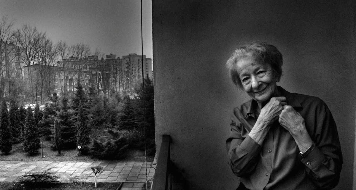 Nada Ocurre Dos Veces Un Poema Sobre La Fugacidad De La Vida De Wislawa Szymborska Cultura