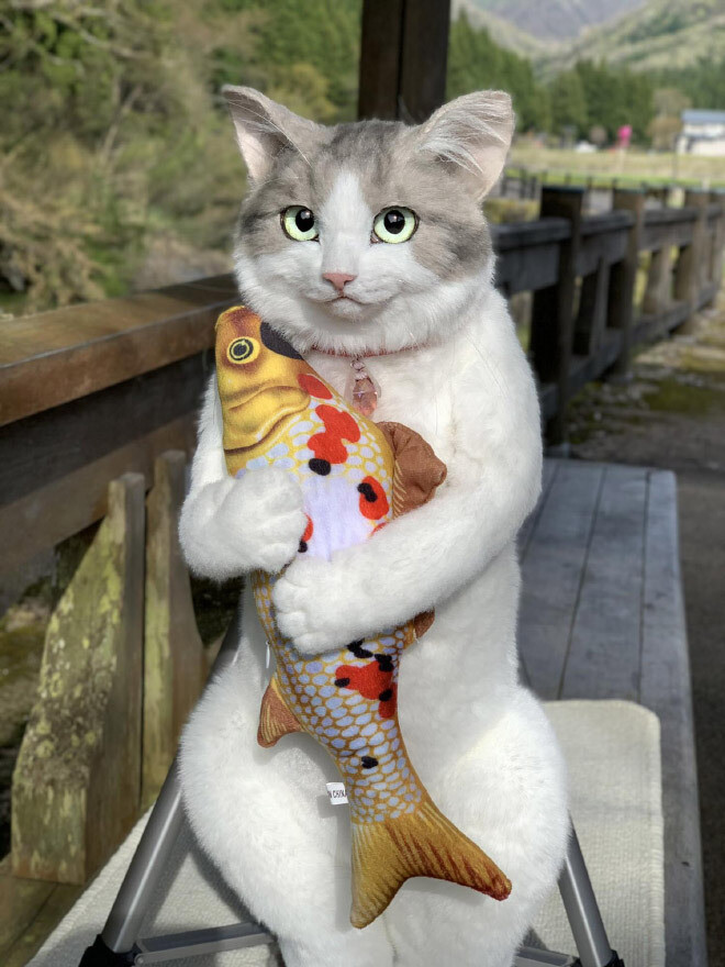 mochila gato hiperrealista japon3