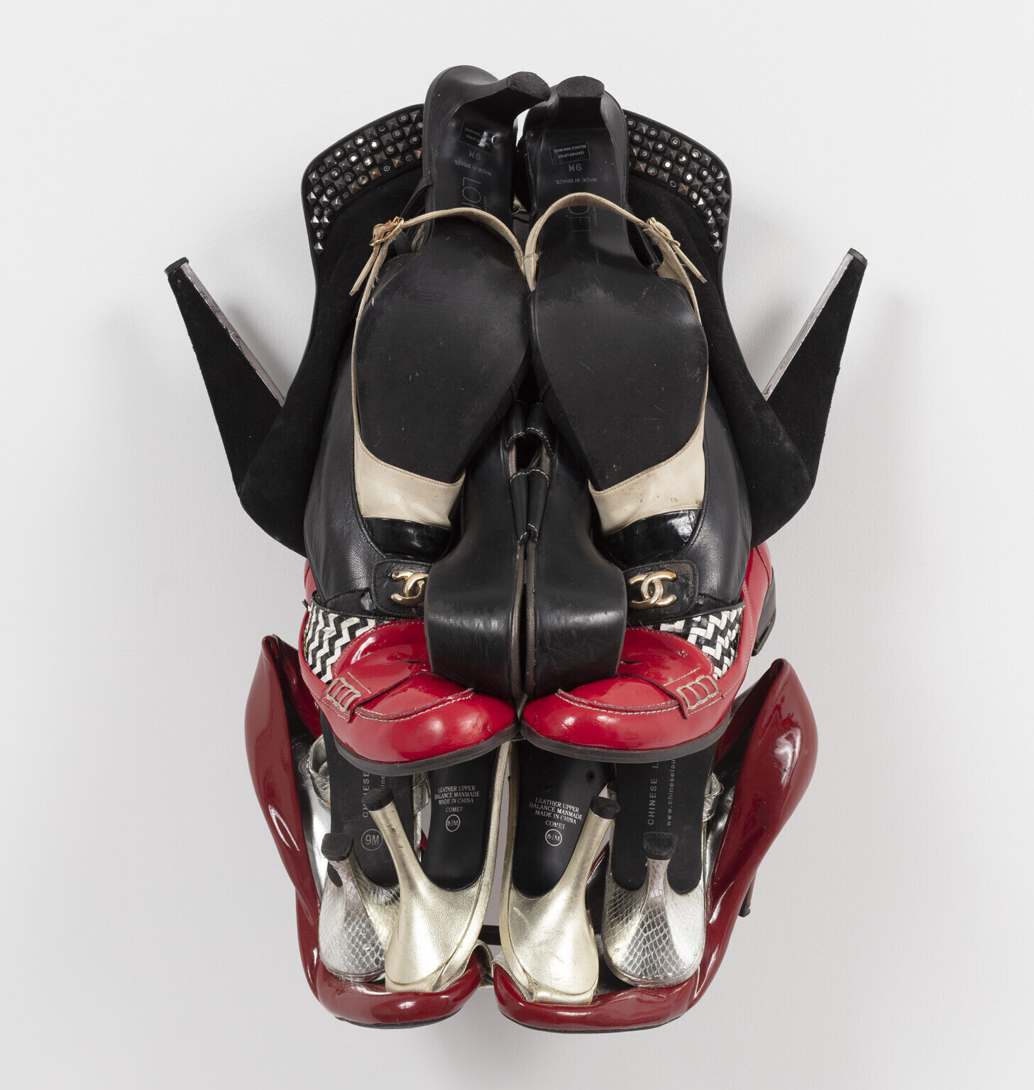 willie cole artesania escultura zapatos de tacon 5