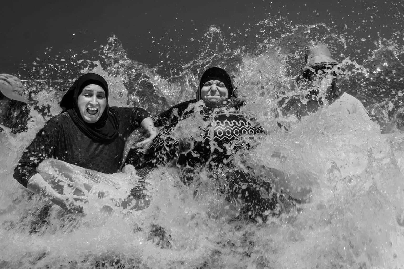 women street photographers reune a un centenar de fotografas callejeras para redefinir el genero 4