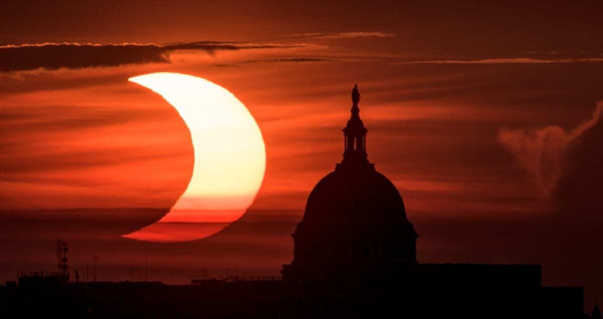 eclipse solar universo planeta fotografia bill ingalls aubrey gemignani 1