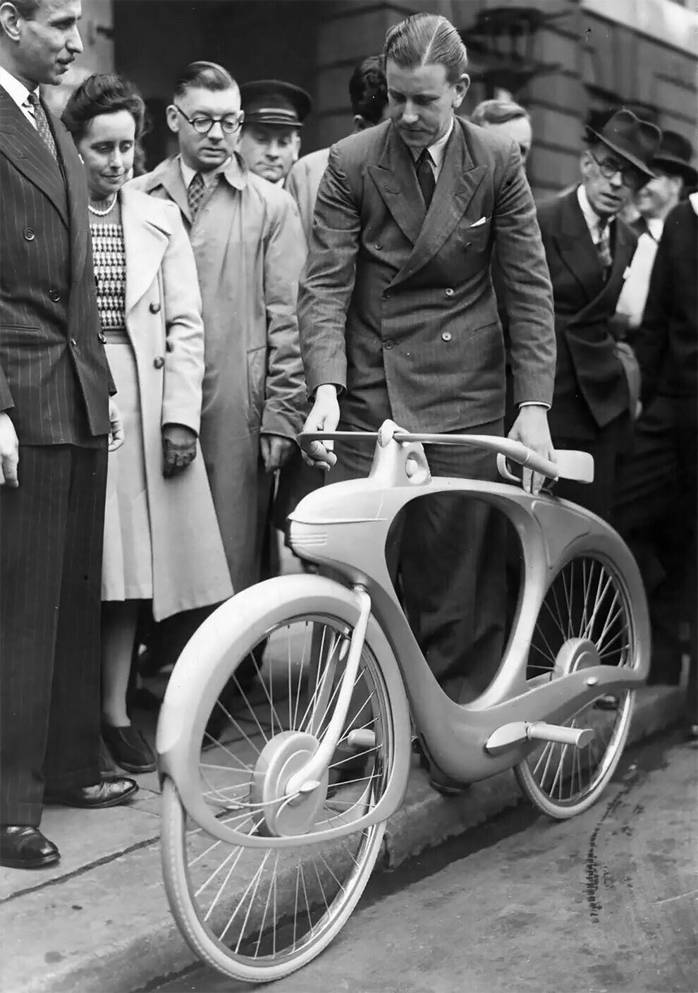 benjamin bowden spacelander bicicleta invento diseno futurismo 1