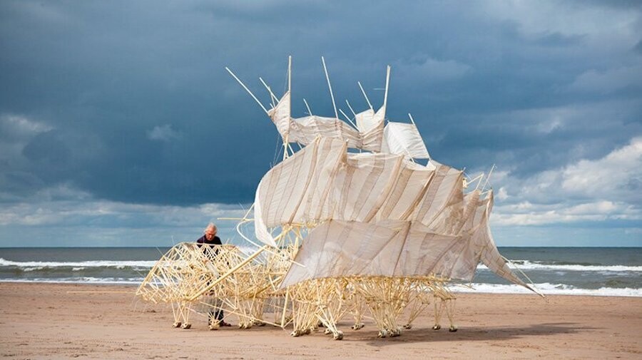 exposicion escultura theo jansen 3