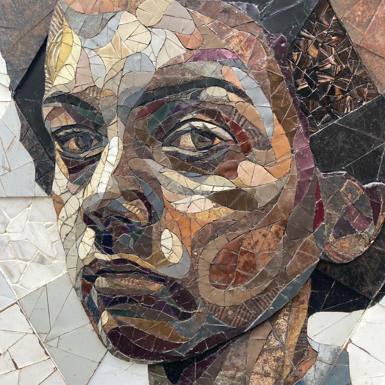 matt small collage reciclaje retrato trash art 3