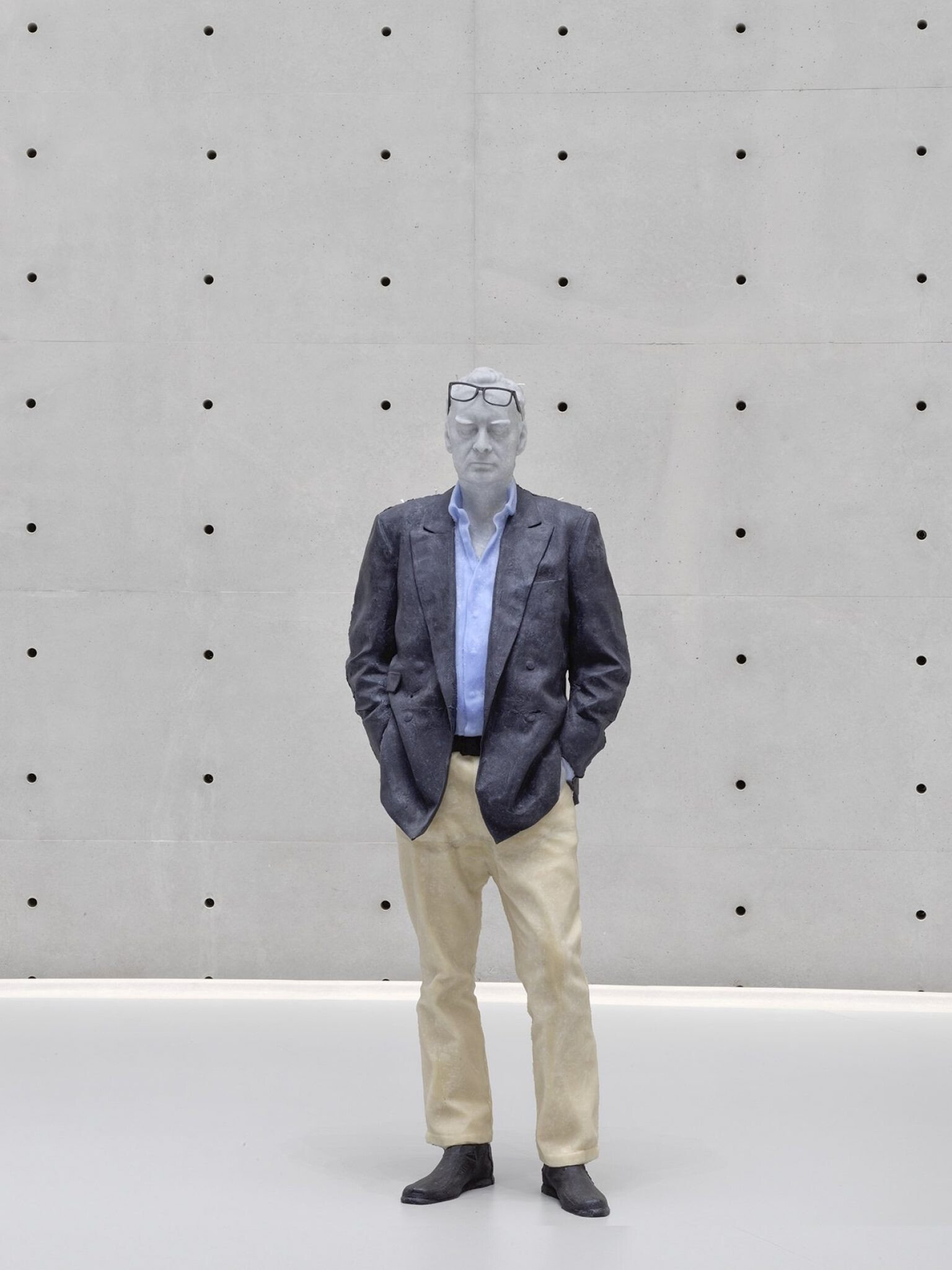 urs fischer escultura cera paris 1