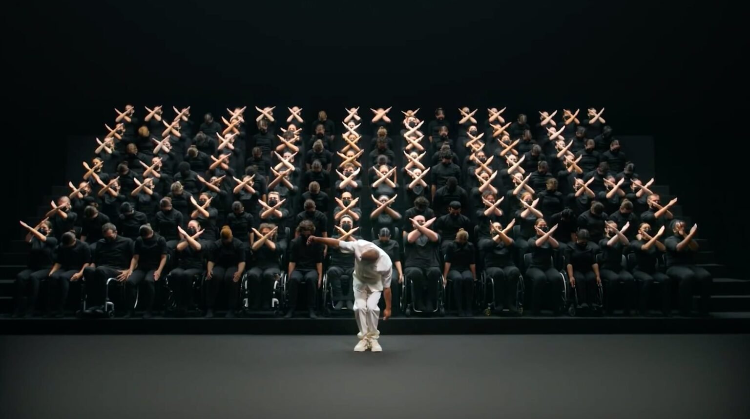 La impresionante coreografía al unísono que clausuró los Juegos Paralímpicos Tokio 2020