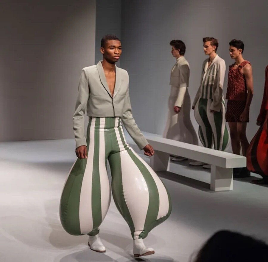 pantalones latex harikrishnan moda 4